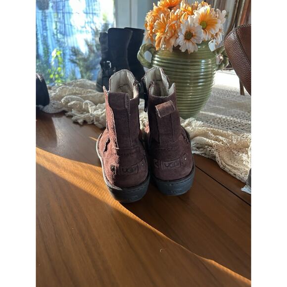 UGG Kesey Brown Suede Ankle Boots Size 7 - Picture 2 of 6